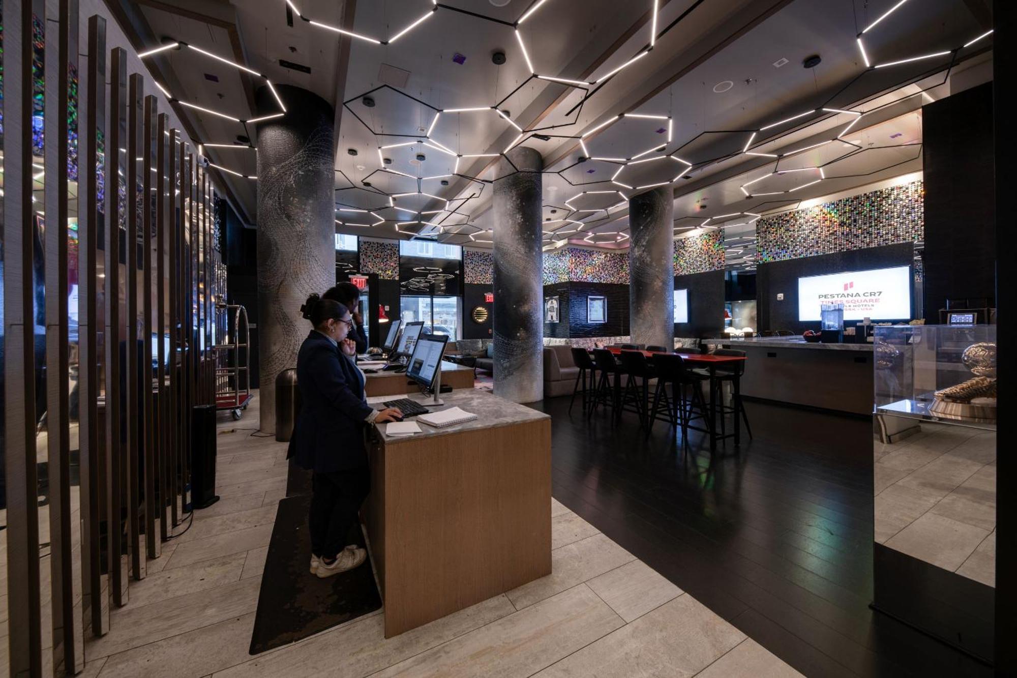 ホテル Pestana Cr7 Times Square ニューヨーク エクステリア 写真